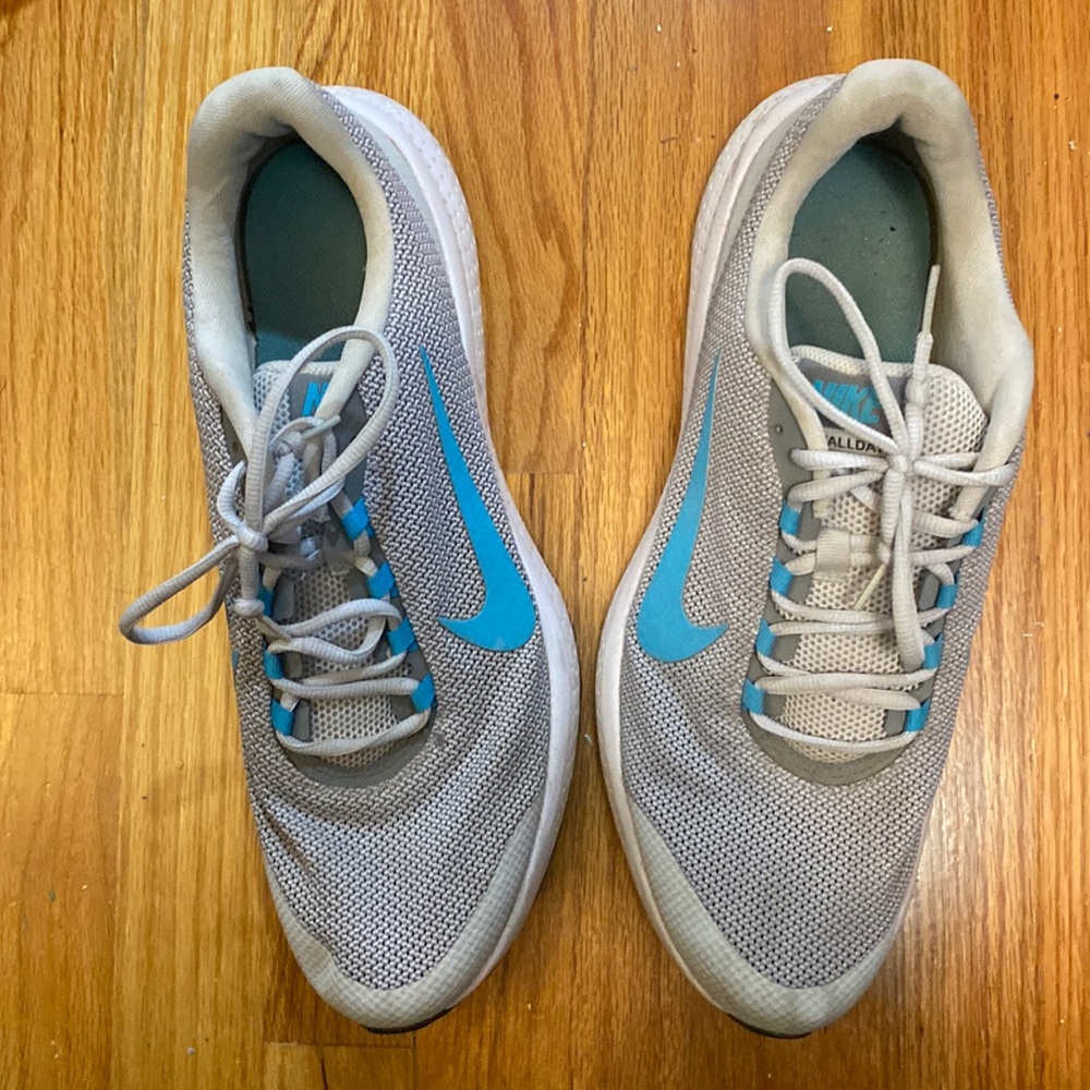 Nike RunAllDay Mens athletic shoes sz 13